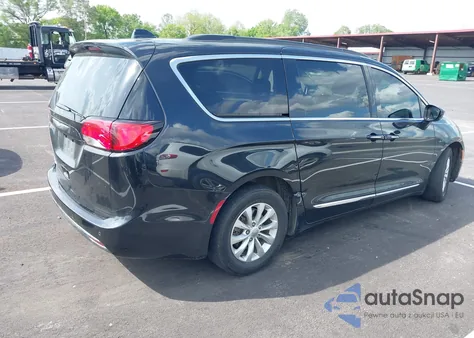 2017 Chrysler Pacifica Touring-L z USA, uszkodzony, nr VIN 2C4RC1BG0HR762552